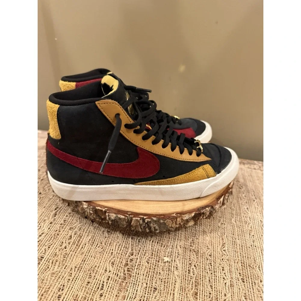 NIKE WOMEN'S BLAZER MID 77 QS DOROTHY GATERS Sz 7‎ Chicago